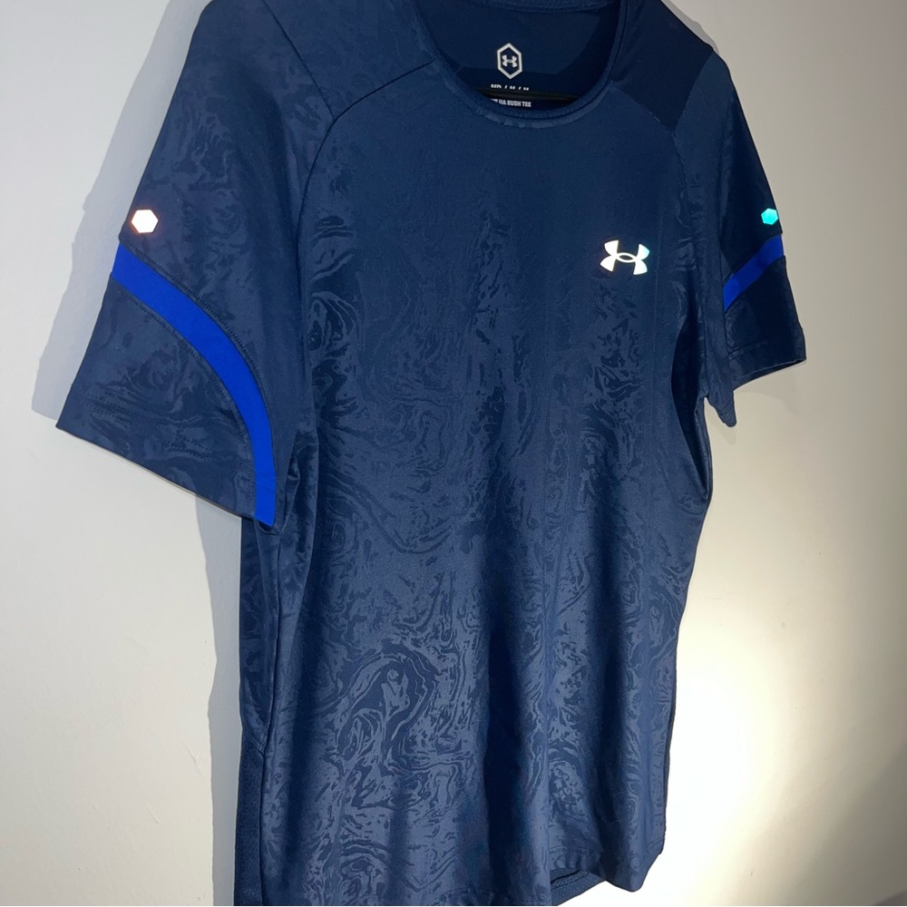 Under Armour Size MD Printed Rush SS Tee - Picture 2 of 6